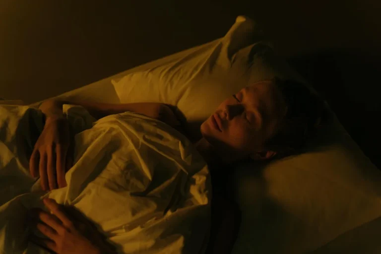 Prečo sa budíte o 3 ráno niekoľko nocí po sebe? Stačí upraviť TÚTO večernú rutinu a spíte dlhšie