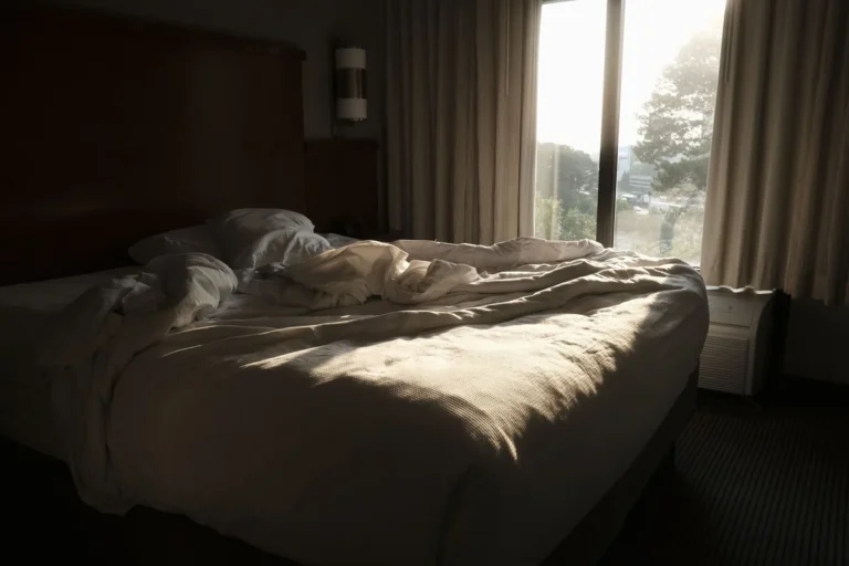 5 TIPOV, ako poraziť jet lag po dovolenke ranným svetlom a vstať sviežo už zajtra
